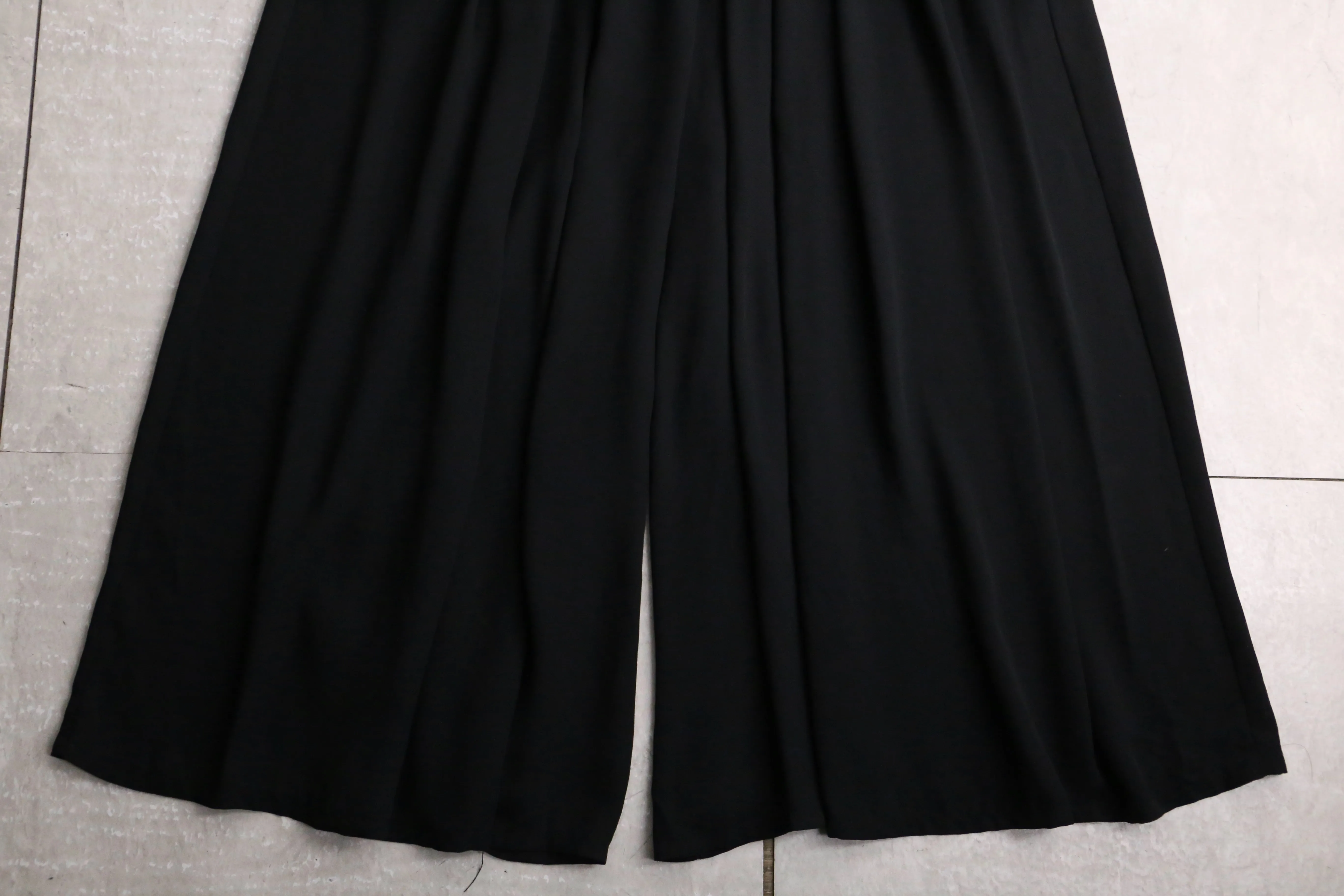 “袴” black super wide easy pants